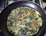 Foto del paso 5 de la receta: Tortilla de espinacas con cebolla