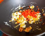 รูปขั้นตอนการทำที่ 2 ของ ข้าวผัดกระเทียม ง่ายๆ บ้านๆ แต่อร่อยและอิ่มมาก