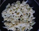 Foto del paso 1 de la receta: Coliflor entomatada y Milanesa de Res con Romero