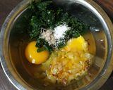 Foto langkah ke 4 dari resep Omelet Kelor Keju.