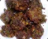 A picture of step 3 of Green Onion Fritters (Hare Pyaz ke Pakode).