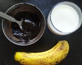 A picture of step 1 of Banana and Nutella Smoothie.