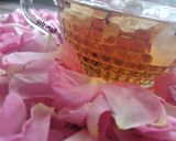 عکس مرحله 1 از دستور دم نوش چای و گل محمدی