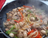 Foto del paso 4 de la receta: Tomatada de champiñones y pimientos