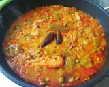 Foto del paso 3 de la receta: Paella de marisco con piquillos y hierbabuena