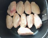 รูปขั้นตอนการทำที่ 2 ของ ปีกไก่ทอดน้ำปลา(หม้อทอดไร้น้ำมัน)