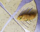 A picture of step 5 of Striped Samose (Samose with Potato and peanuts filling).