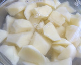 Foto del paso 1 de la receta: Patatas bravas con ajo aceite y pimentón
