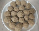 मोठे आटे के लड्डू (Moth aate ke ladoo recipe in hindi) रेसिपी चरण 4 फोटो