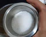 A picture of step 2 of Virgin Pinacolada.