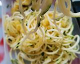 "Zucchini Nudeln" im Glas mit 🥢asia 🥜Erdnuss-Sauce Rezeptschritt 5 Foto