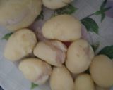 A picture of step 1 of Dhahi puri.
