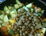 Foto del paso 4 de la receta: Cazuela de verduras y garbanzos (apta vegetarianos y celíacos)