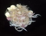 Foto langkah ke 1 dari resep Tumis Cumi Asin & Buncis Saus Tiram.