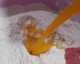A picture of step 4 of Orange chiffon cake.
