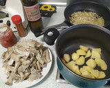 Foto del paso 1 de la receta: Patatas guisadas con setas