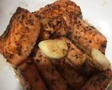 Foto langkah ke 4 dari resep Pan Seared Salmon, Sourdough Bread & Green Salad.