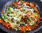 Foto del paso 4 de la receta: Espaguetis de Calabacín con verduras #RevistaCookpad