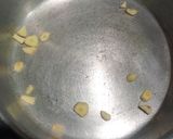 A picture of step 2 of Chanay ki dal karahi.