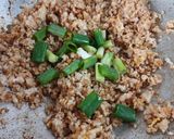 Foto langkah ke 4 dari resep Nasi Goreng Daun Bawang.