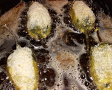 Foto del paso 4 de la receta: Pimientos Poblano Empanizados Rellenos Con Cordero Rallado Y Queso