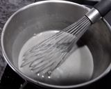 Foto del paso 4 de la receta: Croquetas de chipirones en su tinta
