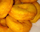 Foto langkah ke 5 dari resep Donat Ubi Kuning.