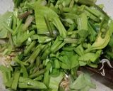 Foto langkah ke 2 dari resep Tumis Genjer Teri Nasi.
