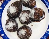 A picture of step 4 of Baby doughnuts with coconut & chocolate topping.