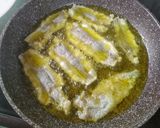 Foto del paso 2 de la receta: Bacaladillas finas (Capelláns) con cebolla y Pebrella 🐟