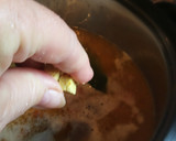 Foto del paso 5 de la receta: Patata estofada con costillas y picada