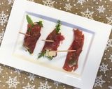 Foto del paso 3 de la receta Entrante de Navidad: rulo de carpaccio de ternera con mahonesa de pera
