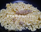 Foto langkah ke 3 dari resep Sosis Gulung Mie.
