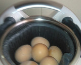 Foto del paso 1 de la receta: Huevos rellenos 💠con bechamel,🍴y atún💠 Thermomix5