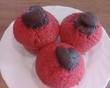 Vanilla coloured cupcakes with a touch of heart chocolate on top recipe step 11 photo