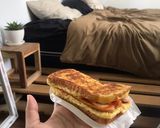 Foto langkah ke 6 dari resep Homemade Toast (One Pan Toast).