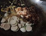 Foto langkah ke 7 dari resep Soun jamur cabe ijo udang dan bakso.
