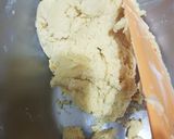 Foto langkah ke 3 dari resep Garlic cheese cookies.