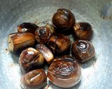 A picture of step 2 of Eggplant mint gothsu/curry.