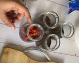 A picture of step 4 of Oreoberry Parfait.
