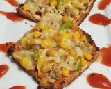 A picture of step 5 of Sweet corns bread pizza 🍞🌽.