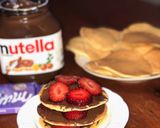 صورة لخطوة 4 من وصفة بان كيك بالشوكولاتة والفراولة 🥞