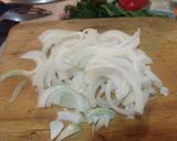Foto del paso 2 de la receta: Cacerola de huevo con calabazas, cebolla y queso