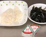 A picture of step 1 of Cheese-in Rice Ball.