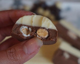 Foto del paso 5 de la receta: Turrón 2 chocolates con conguitos
