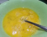 Foto langkah ke 2 dari resep 283. Telur Dadar Kucai.