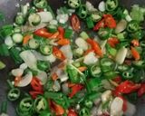 Foto langkah ke 4 dari resep 6. Oseng-oseng kupang cabe ijo.