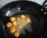 A picture of step 2 of Dry Manchurian.