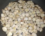 Foto langkah ke 2 dari resep Tips menyimpan bumbu kemiri.