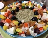 Foto del paso 3 de la receta: Ensalada de quinoa con tomate, pavo, piña, mango, cangrejo, huevo duro y uvas